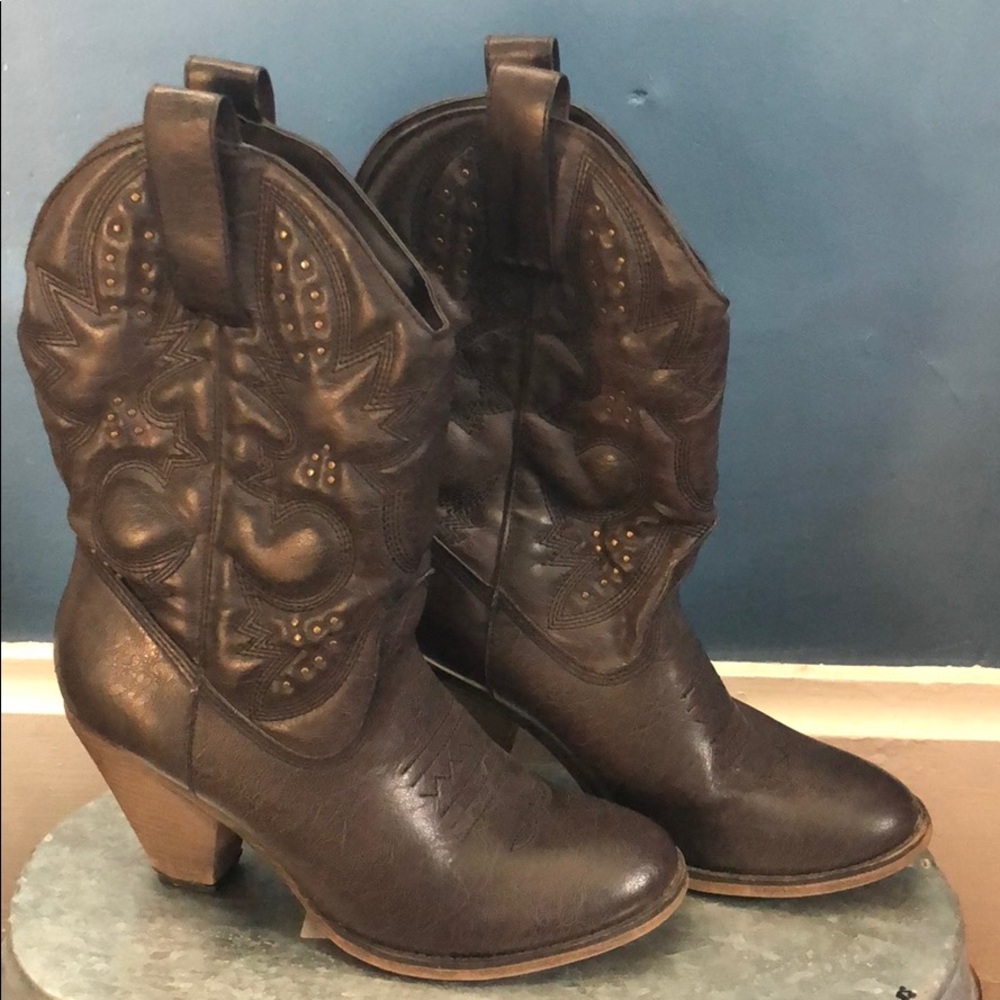 Dressy cowgirl boots